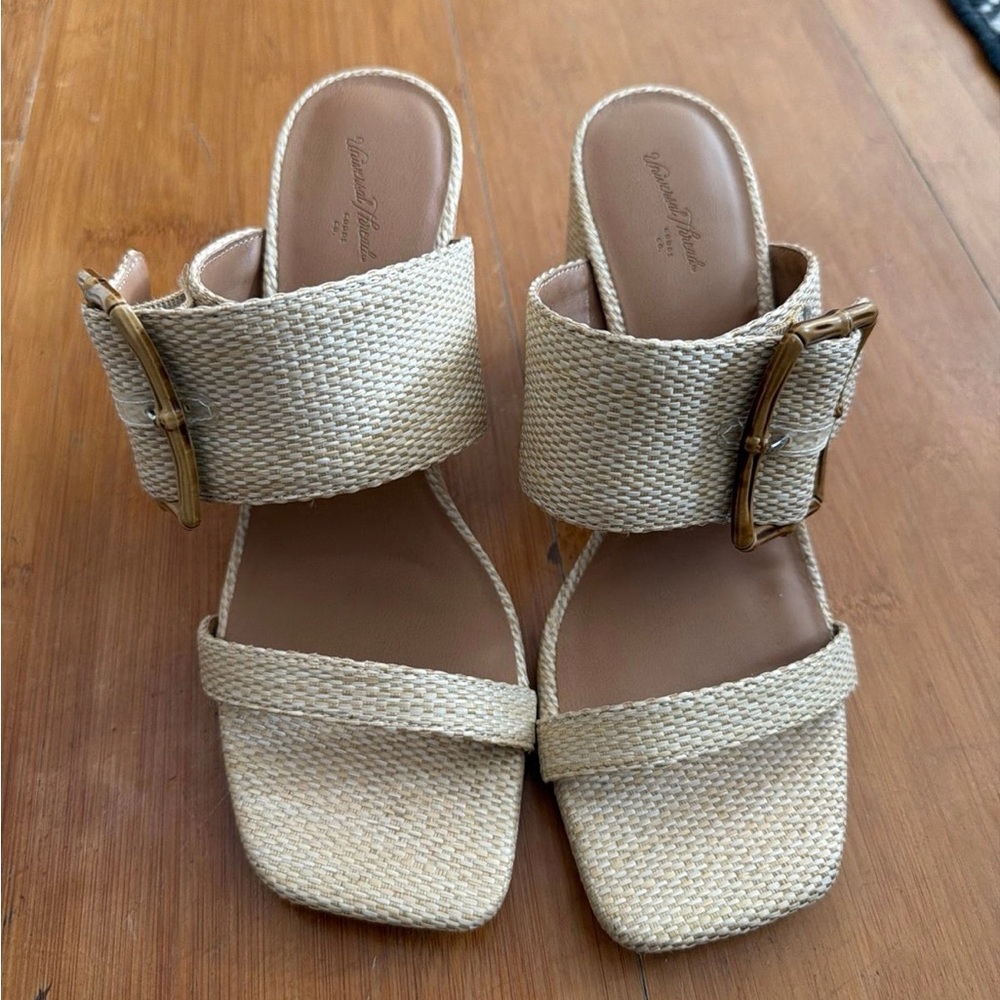Universal Thread Tan Woven Sandals